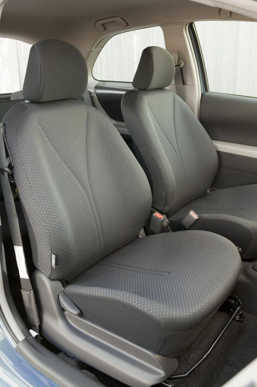  Toyota Yaris 2005 года  (фото 145 из 165)